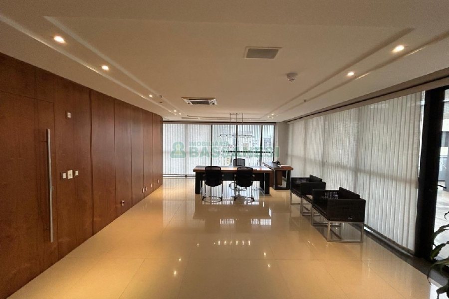 Sala Mobiliada com 160m², 5 vagas, no bairro Exposição em Caxias do Sul para Alugar