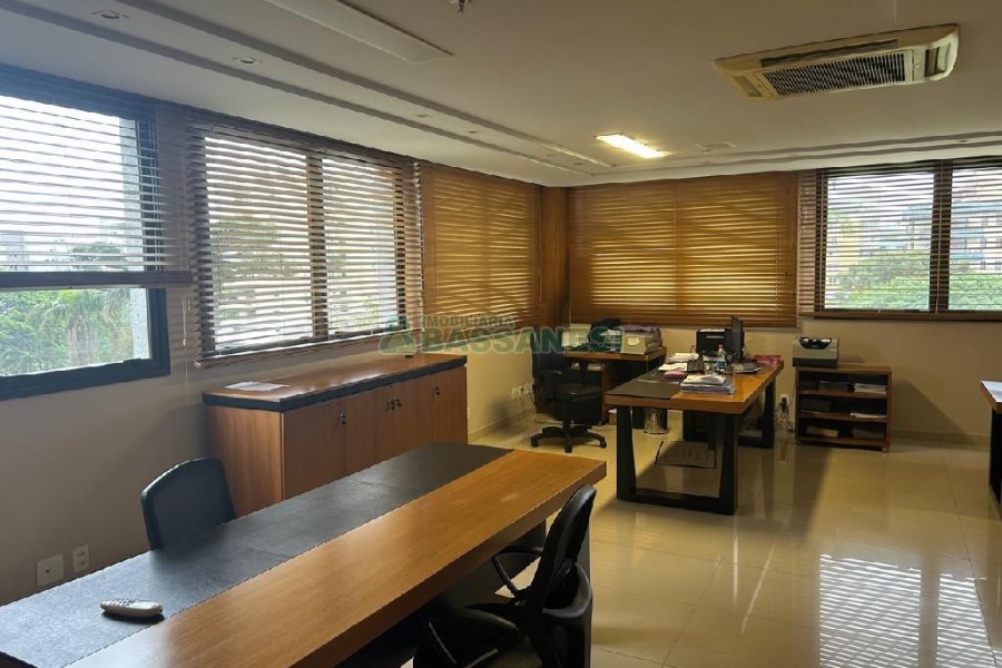 Sala Mobiliada com 160m², 5 vagas, no bairro Exposição em Caxias do Sul para Alugar
