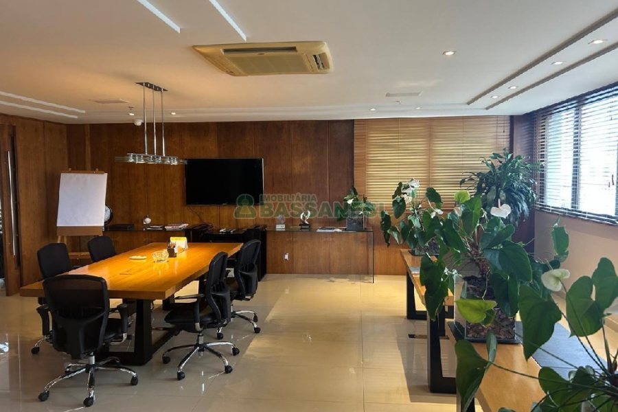 Sala Mobiliada com 160m², 5 vagas, no bairro Exposição em Caxias do Sul para Alugar
