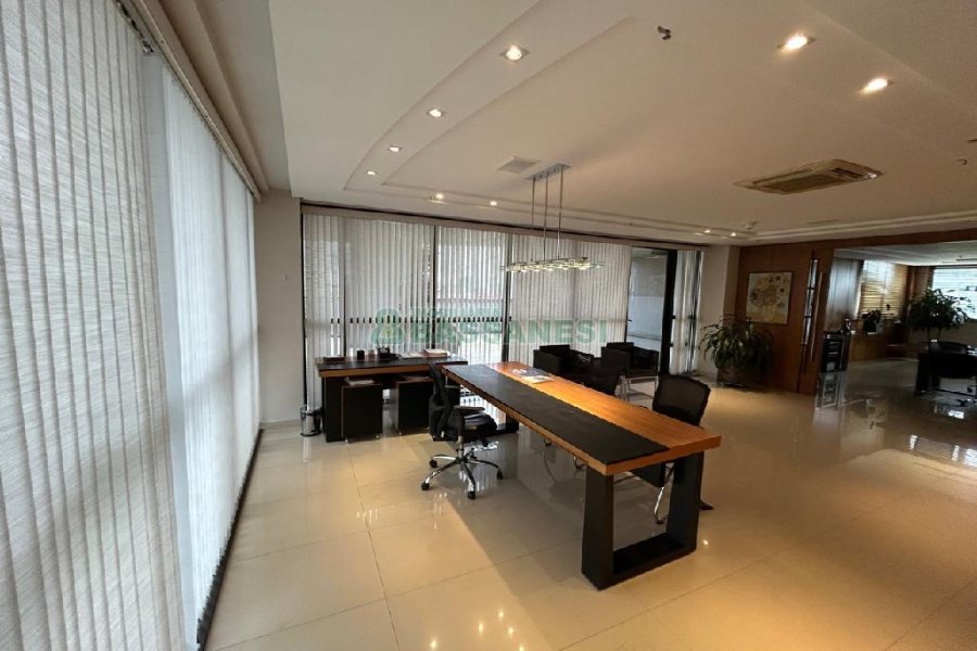 Sala Mobiliada com 160m², 5 vagas, no bairro Exposição em Caxias do Sul para Alugar