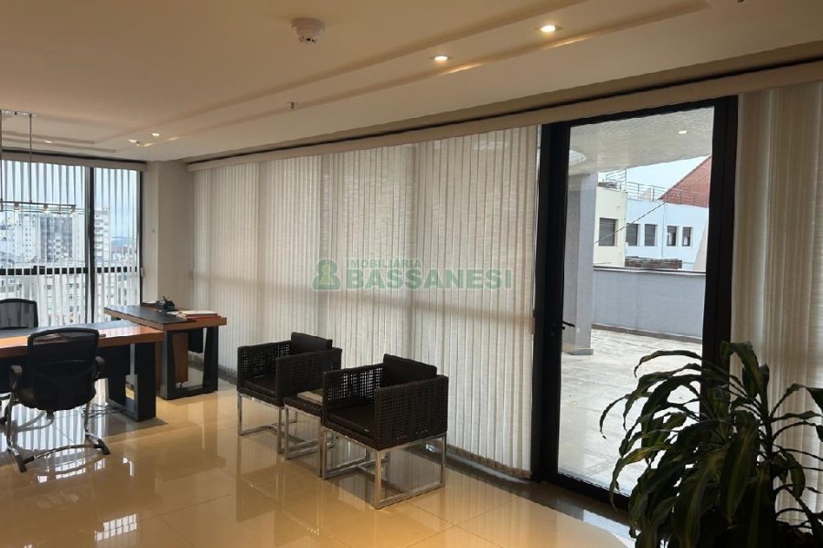 Sala Mobiliada com 160m², 5 vagas, no bairro Exposição em Caxias do Sul para Alugar