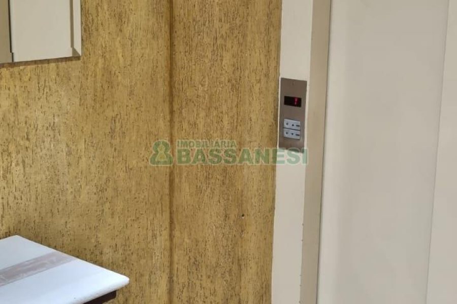 Apartamento com 92m², 2 dormitórios, 1 vaga, no bairro Santa Catarina em Caxias do Sul para Comprar