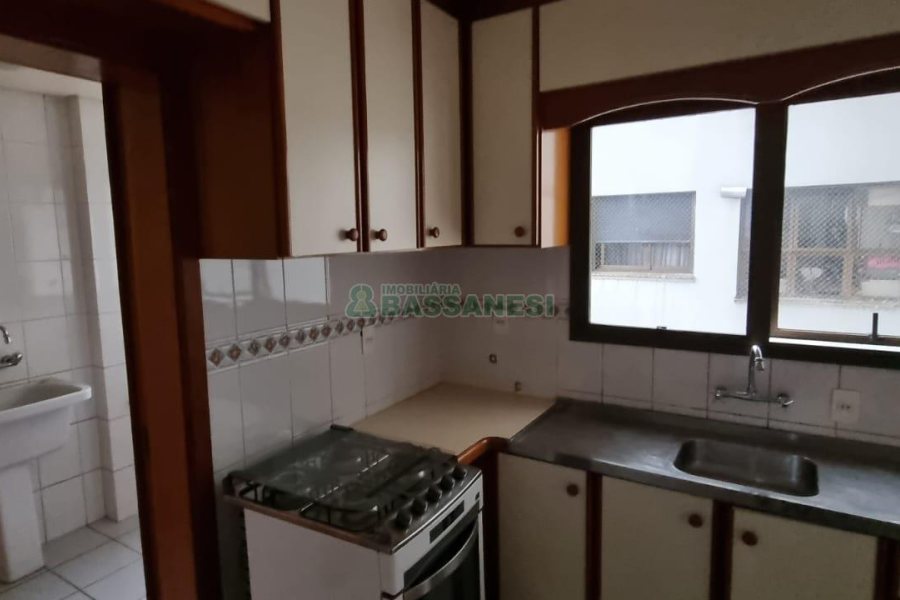 Apartamento com 92m², 2 dormitórios, 1 vaga, no bairro Santa Catarina em Caxias do Sul para Comprar