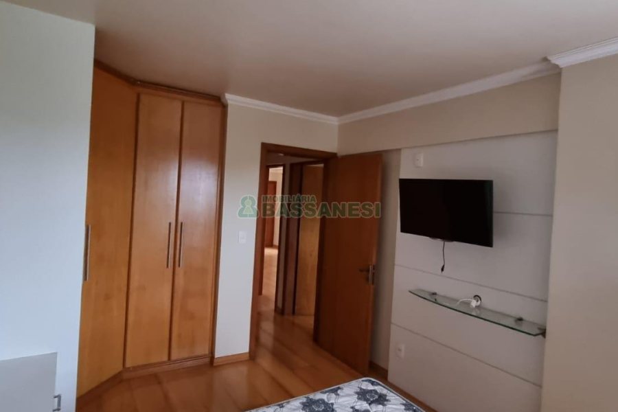 Apartamento com 92m², 2 dormitórios, 1 vaga, no bairro Santa Catarina em Caxias do Sul para Comprar
