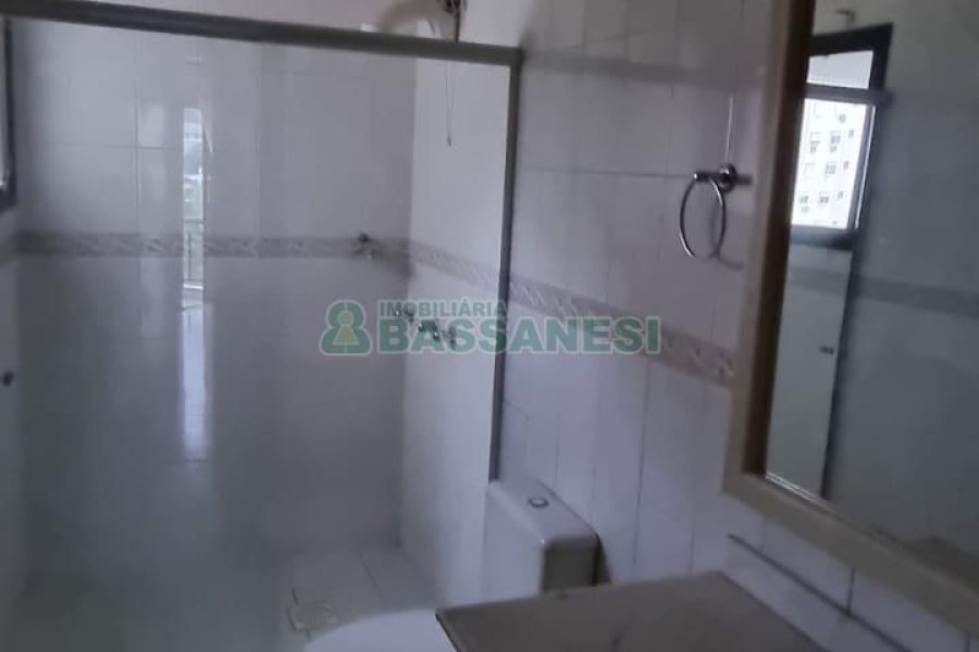 Apartamento com 92m², 2 dormitórios, 1 vaga, no bairro Santa Catarina em Caxias do Sul para Comprar