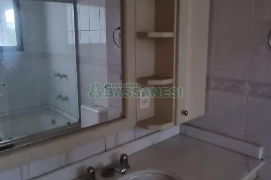Apartamento com 92m², 2 dormitórios, 1 vaga, no bairro Santa Catarina em Caxias do Sul para Comprar