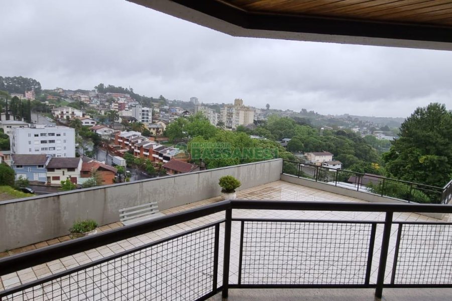 Apartamento com 92m², 2 dormitórios, 1 vaga, no bairro Santa Catarina em Caxias do Sul para Comprar