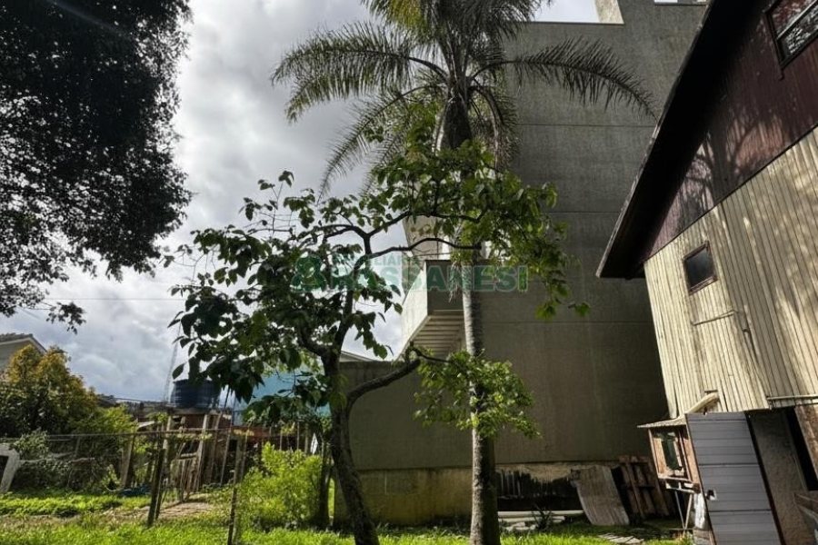 Casa com 200m², 2 dormitórios, 1 vaga, no bairro Santa Catarina em Caxias do Sul para Comprar