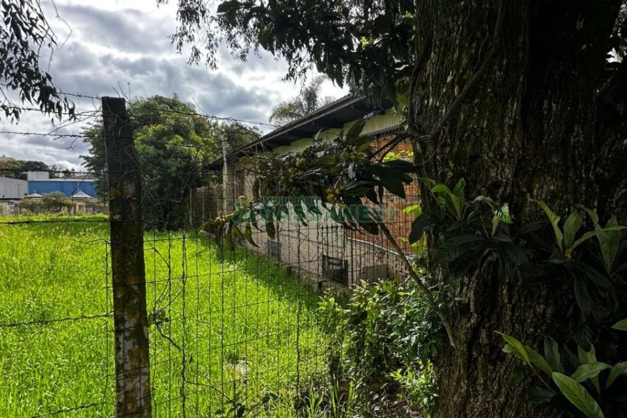 Casa com 200m², 2 dormitórios, 1 vaga, no bairro Santa Catarina em Caxias do Sul para Comprar