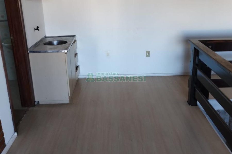 Casa com 176m², 2 dormitórios, 2 vagas, no bairro São José em Caxias do Sul para Comprar