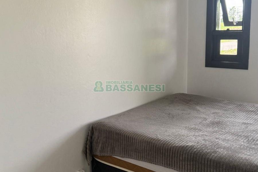 Sobrado com 75m², 2 dormitórios, 1 vaga, no bairro Desvio Rizzo em Caxias do Sul para Comprar