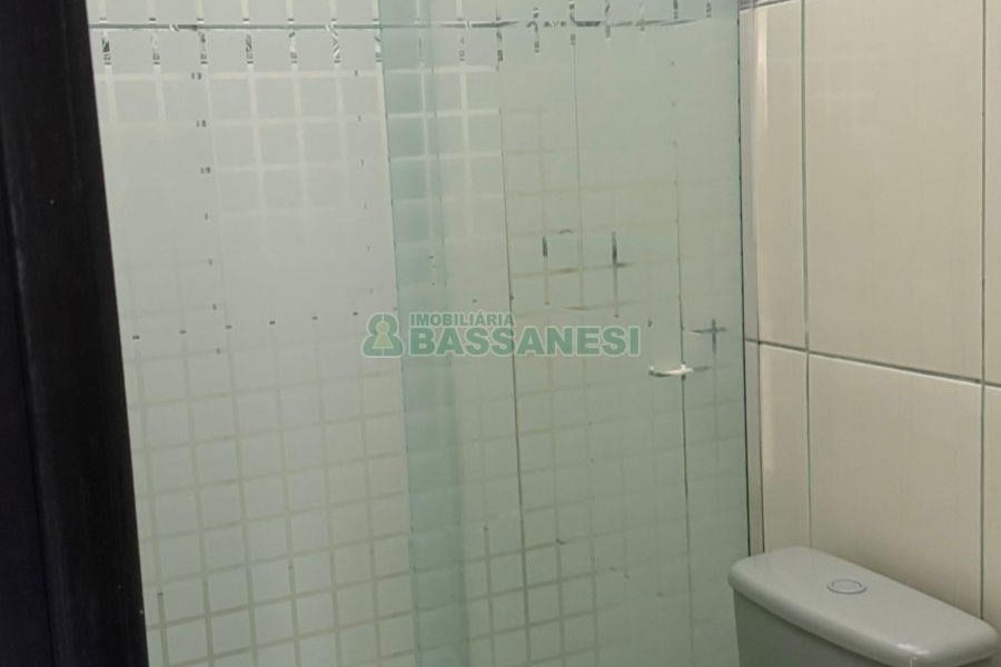 Sobrado com 75m², 2 dormitórios, 1 vaga, no bairro Desvio Rizzo em Caxias do Sul para Comprar