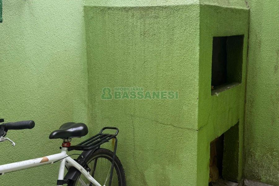 Sobrado com 75m², 2 dormitórios, 1 vaga, no bairro Desvio Rizzo em Caxias do Sul para Comprar