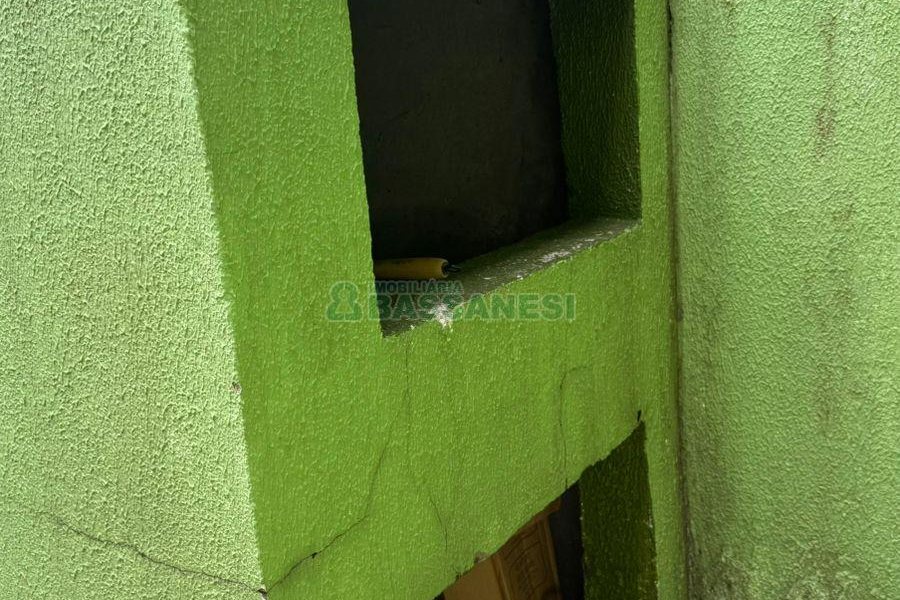 Sobrado com 75m², 2 dormitórios, 1 vaga, no bairro Desvio Rizzo em Caxias do Sul para Comprar