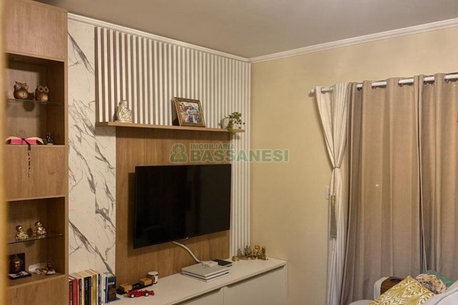 Apartamento com 75m², 2 dormitórios, 1 vaga, no bairro Universitário em Caxias do Sul para Alugar