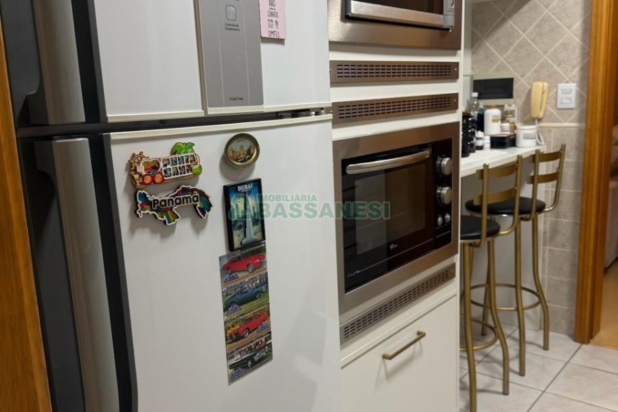 Apartamento com 75m², 2 dormitórios, 1 vaga, no bairro Universitário em Caxias do Sul para Alugar