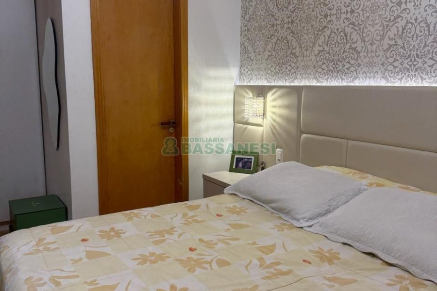 Apartamento com 75m², 2 dormitórios, 1 vaga, no bairro Universitário em Caxias do Sul para Alugar