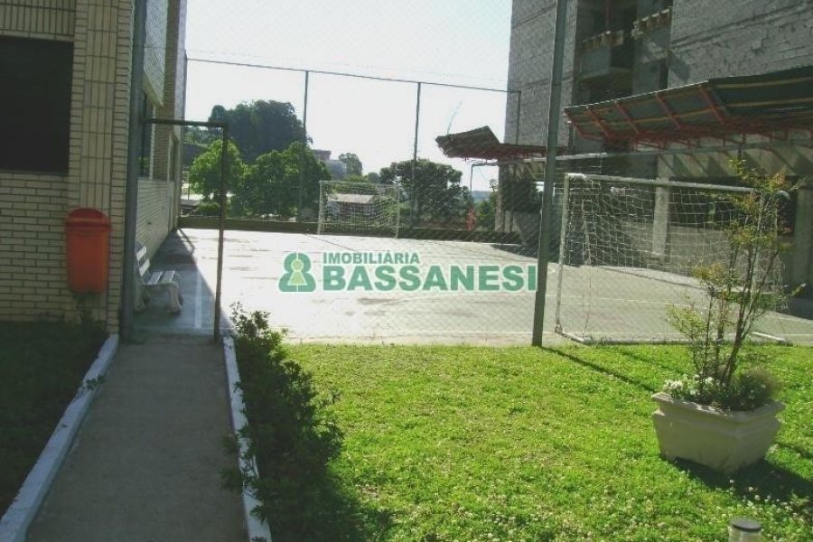 Apartamento com 75m², 2 dormitórios, 1 vaga, no bairro Universitário em Caxias do Sul para Alugar