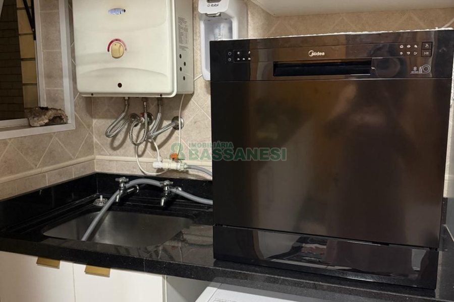 Apartamento com 75m², 2 dormitórios, 1 vaga, no bairro Universitário em Caxias do Sul para Alugar