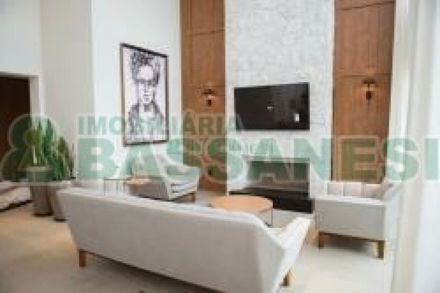 Apto Mobiliado com 110m², 3 dormitórios, 2 vagas, no bairro Petrópolis em Caxias do Sul para Alugar