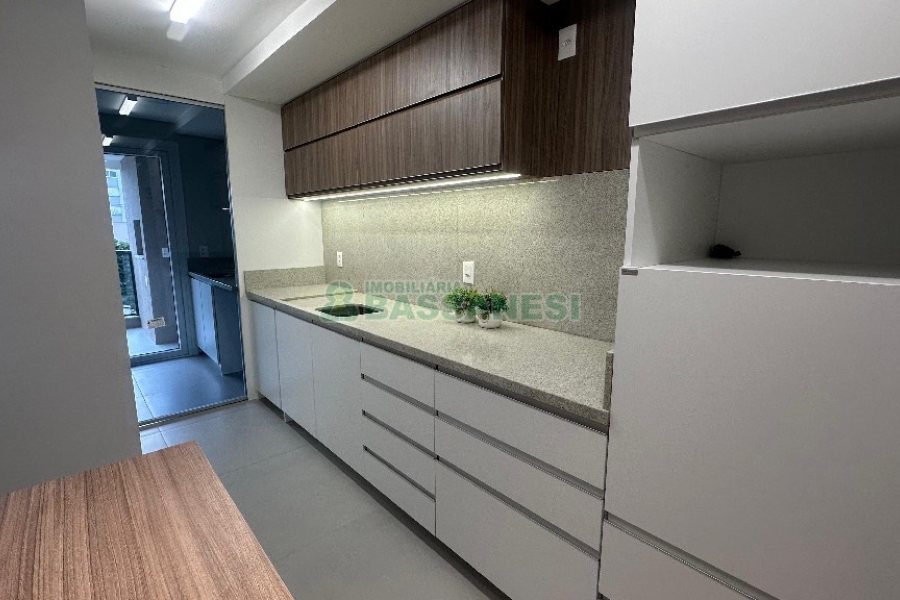 Apto Mobiliado com 110m², 3 dormitórios, 2 vagas, no bairro Petrópolis em Caxias do Sul para Alugar