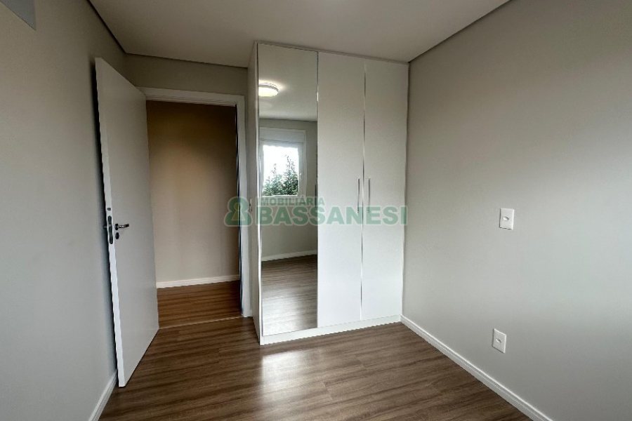 Apto Mobiliado com 110m², 3 dormitórios, 2 vagas, no bairro Petrópolis em Caxias do Sul para Alugar