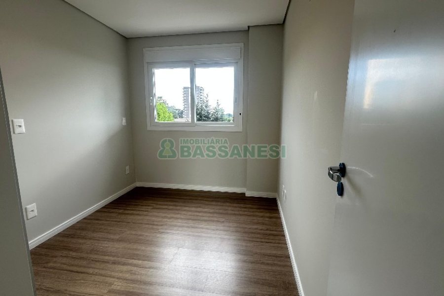 Apto Mobiliado com 110m², 3 dormitórios, 2 vagas, no bairro Petrópolis em Caxias do Sul para Alugar