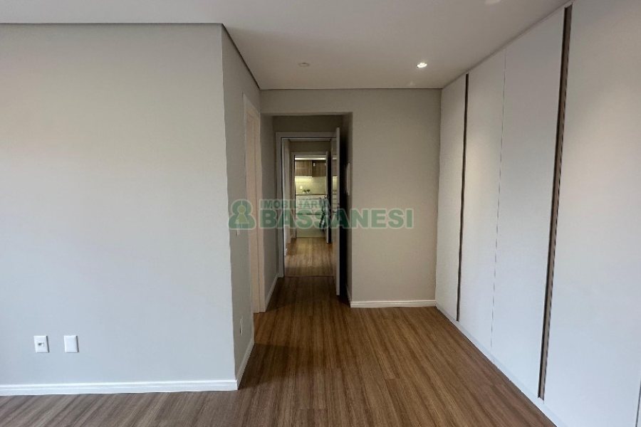 Apto Mobiliado com 110m², 3 dormitórios, 2 vagas, no bairro Petrópolis em Caxias do Sul para Alugar