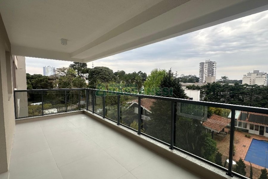 Apto Mobiliado com 110m², 3 dormitórios, 2 vagas, no bairro Petrópolis em Caxias do Sul para Alugar