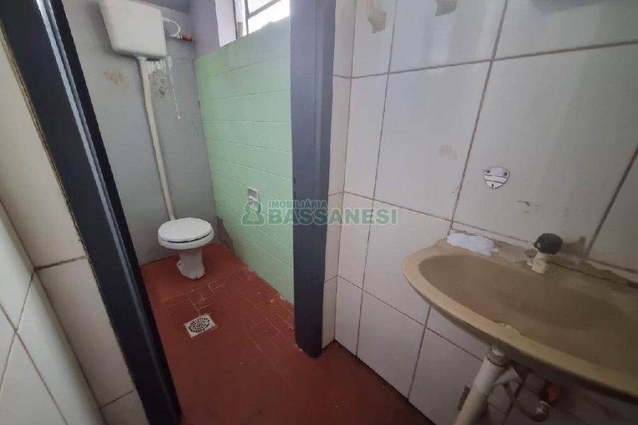 Loja com 178m², 4 vagas, no bairro Cristo Redentor em Caxias do Sul para Alugar