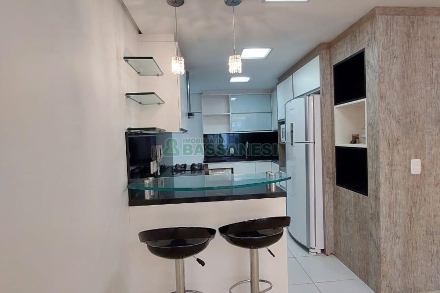 Apto Mobiliado com 113m², 2 dormitórios, 2 vagas, no bairro Rio Branco em Caxias do Sul para Alugar