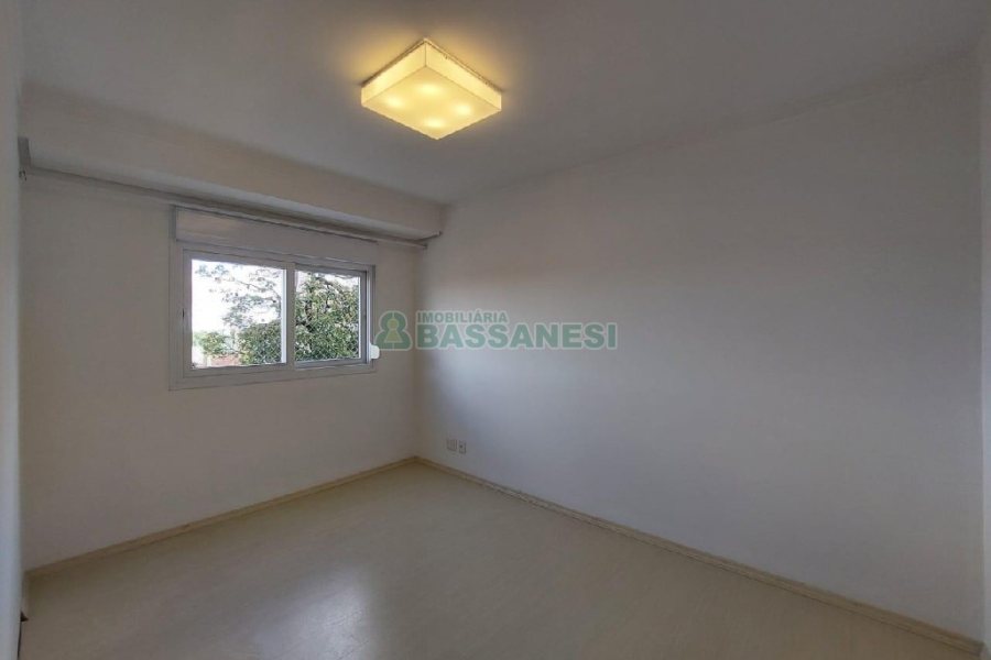 Apto Mobiliado com 113m², 2 dormitórios, 2 vagas, no bairro Rio Branco em Caxias do Sul para Alugar