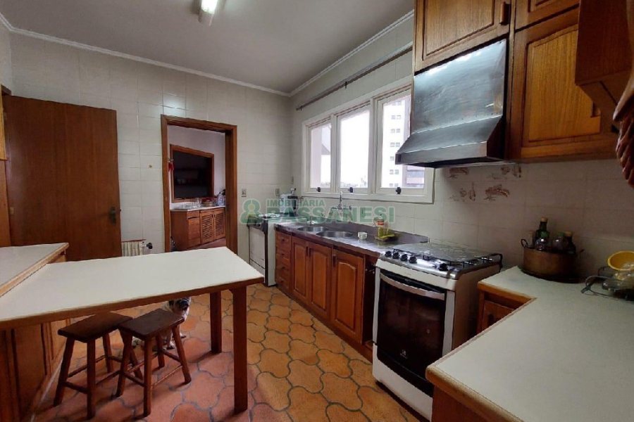 Apartamento com 150m², 3 dormitórios, 3 vagas, no bairro Exposição em Caxias do Sul para Alugar