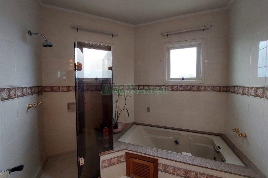 Apartamento com 150m², 3 dormitórios, 3 vagas, no bairro Exposição em Caxias do Sul para Alugar