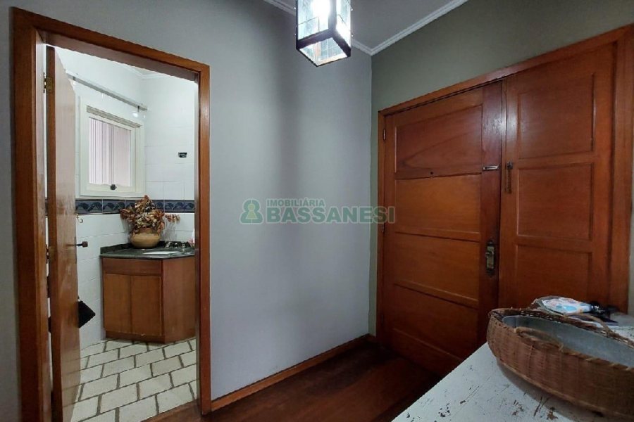 Apartamento com 150m², 3 dormitórios, 3 vagas, no bairro Exposição em Caxias do Sul para Alugar