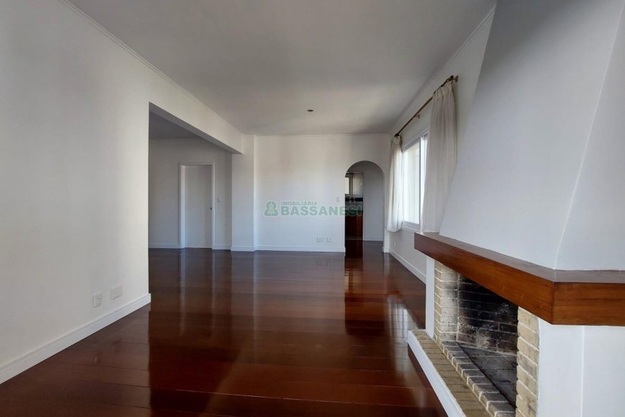 Apartamento com 150m², 3 dormitórios, 3 vagas, no bairro Exposição em Caxias do Sul para Alugar