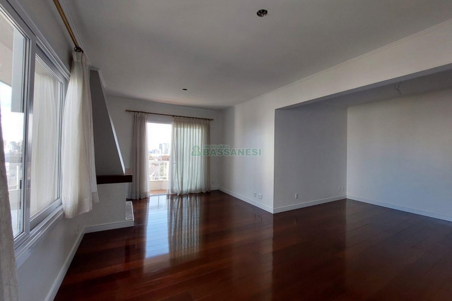 Apartamento com 150m², 3 dormitórios, 3 vagas, no bairro Exposição em Caxias do Sul para Alugar