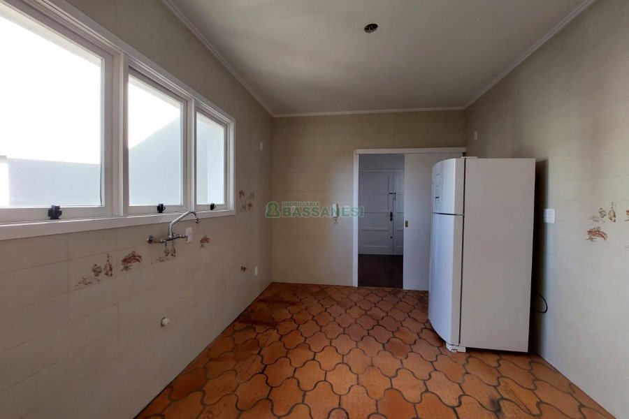Apartamento com 150m², 3 dormitórios, 3 vagas, no bairro Exposição em Caxias do Sul para Alugar