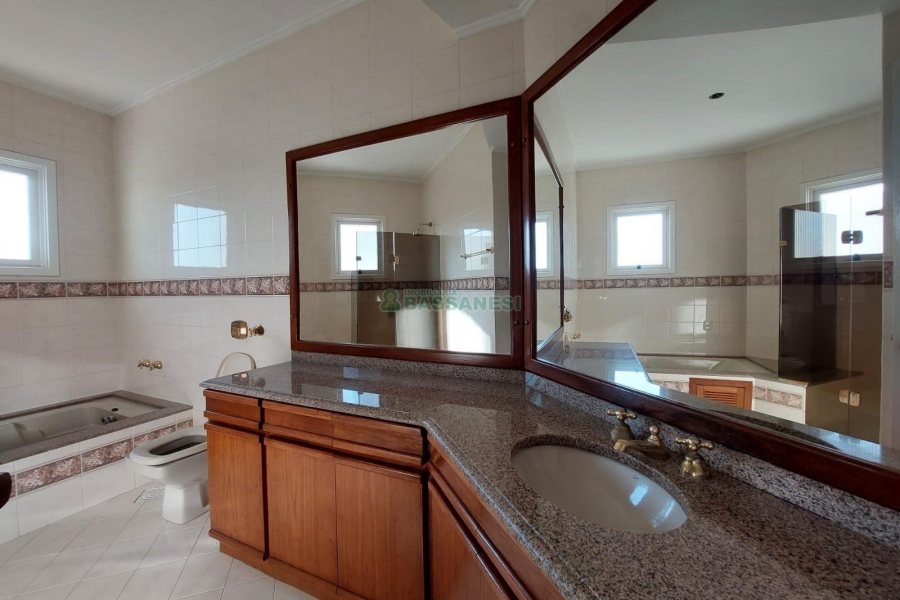 Apartamento com 150m², 3 dormitórios, 3 vagas, no bairro Exposição em Caxias do Sul para Alugar