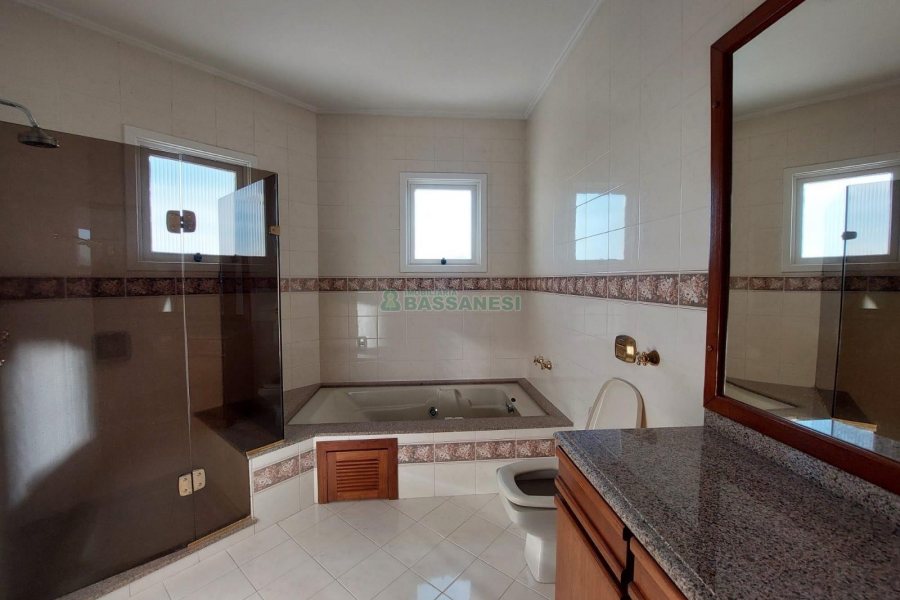 Apartamento com 150m², 3 dormitórios, 3 vagas, no bairro Exposição em Caxias do Sul para Alugar