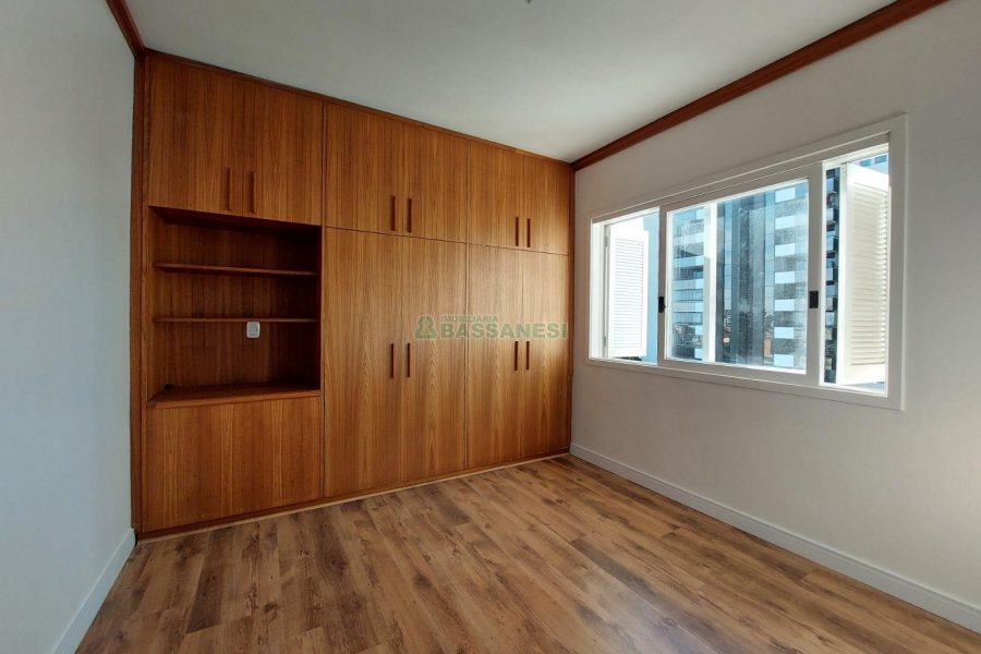Apartamento com 150m², 3 dormitórios, 3 vagas, no bairro Exposição em Caxias do Sul para Alugar