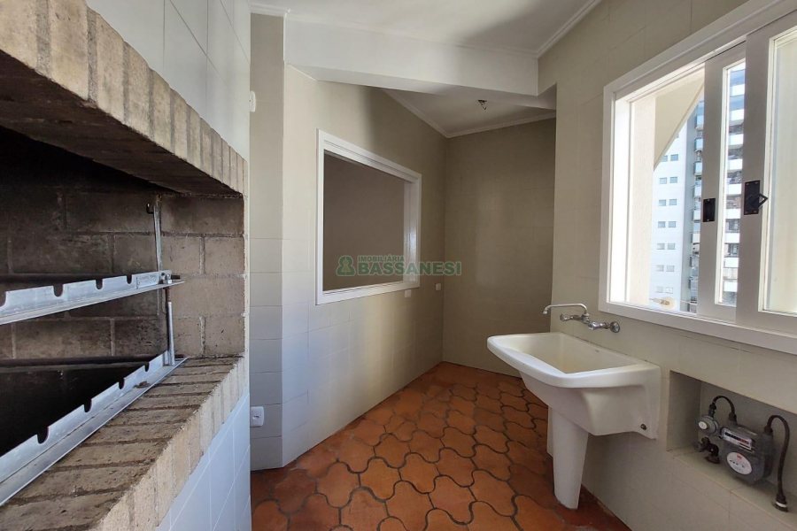 Apartamento com 150m², 3 dormitórios, 3 vagas, no bairro Exposição em Caxias do Sul para Alugar