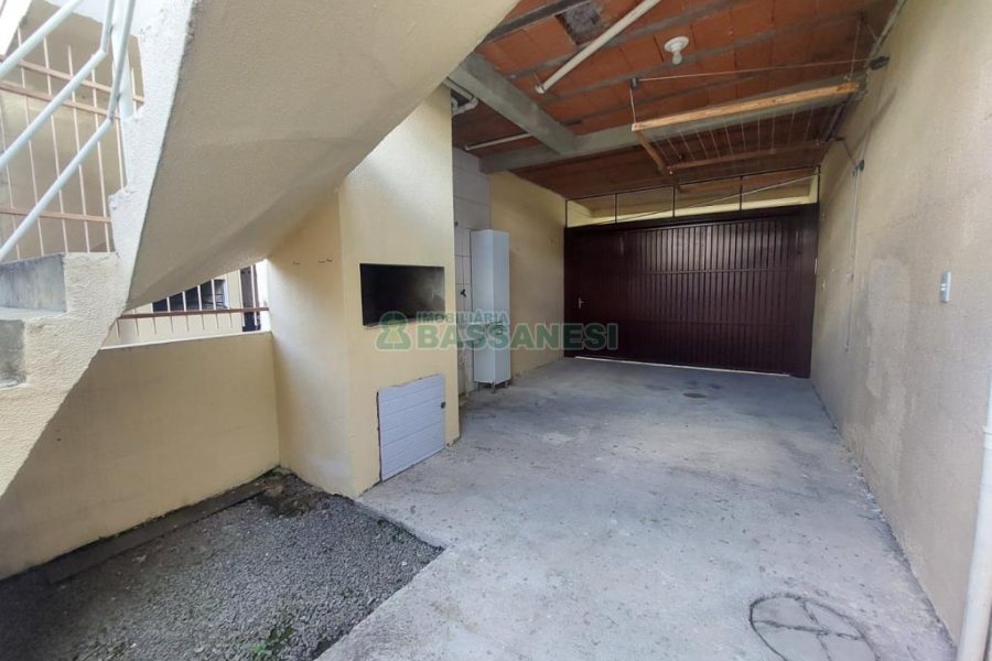 Sobrado com 90m², 2 dormitórios, 1 vaga, no bairro São Luiz em Caxias do Sul para Comprar
