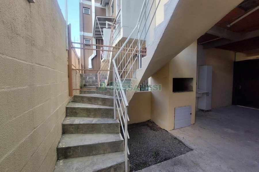 Sobrado com 90m², 2 dormitórios, 1 vaga, no bairro São Luiz em Caxias do Sul para Comprar