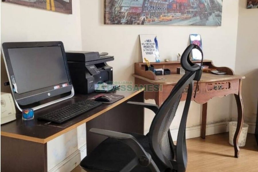 Casa Mobiliada com 320m², 3 dormitórios, 3 vagas, no bairro Vinhedos em Caxias do Sul para Alugar