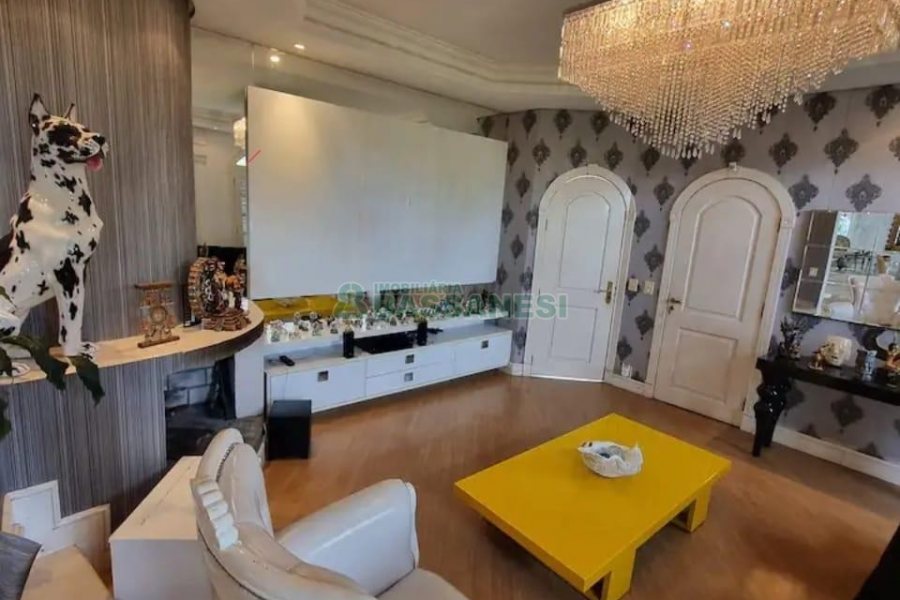 Casa Mobiliada com 320m², 3 dormitórios, 3 vagas, no bairro Vinhedos em Caxias do Sul para Alugar