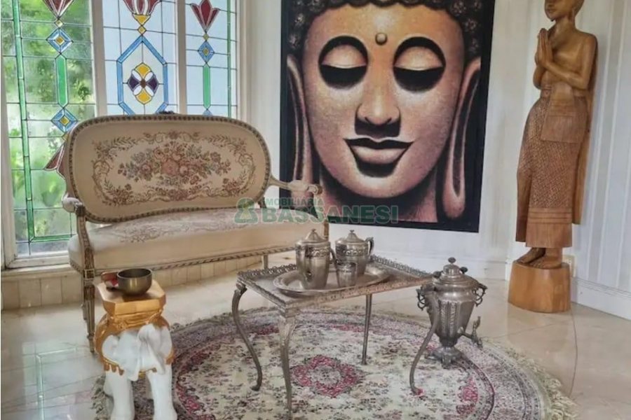 Casa Mobiliada com 320m², 3 dormitórios, 3 vagas, no bairro Vinhedos em Caxias do Sul para Alugar