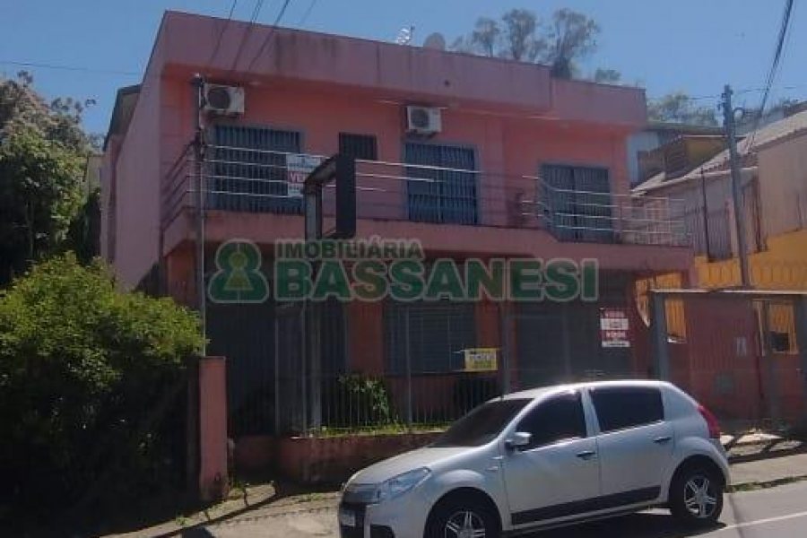 Casa com 126m², 2 dormitórios, 2 vagas, no bairro Rio Branco em Caxias do Sul para Comprar