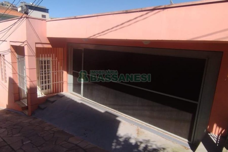 Casa com 126m², 2 dormitórios, 2 vagas, no bairro Rio Branco em Caxias do Sul para Comprar