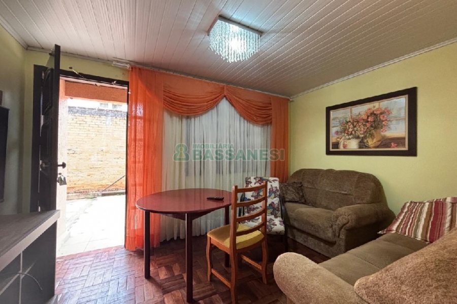Casa Mobiliada com 140m², 3 dormitórios, 2 vagas, no bairro São Cristóvão em Caxias do Sul para Alugar